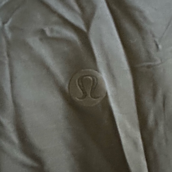 Lululemon Black zip up Jacket size Large - Picture 6 of 7